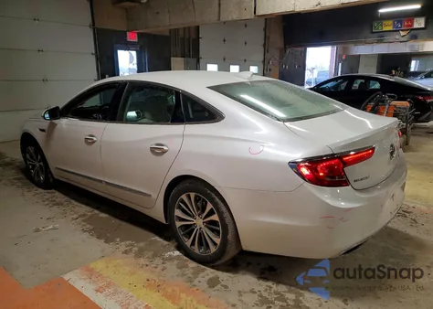 2017 Buick Lacrosse Essence z USA, uszkodzony, nr VIN 1G4ZP5SS4HU158615